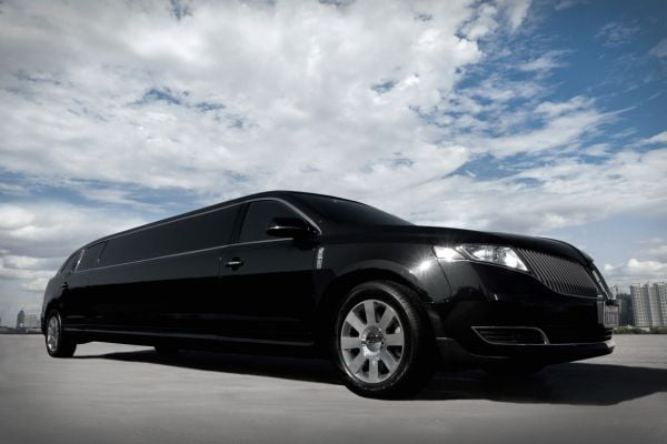 stretch black limo